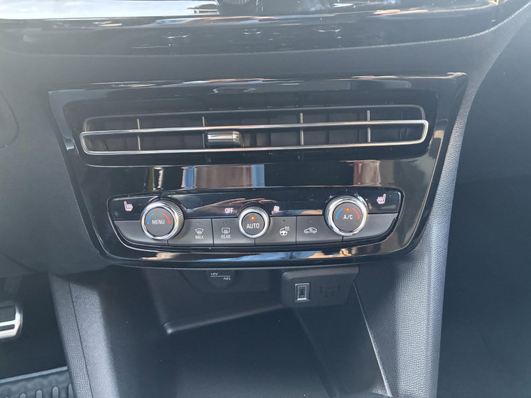 Vehicle Image 29
