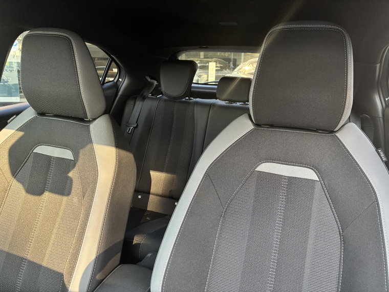 Vehicle Image 35