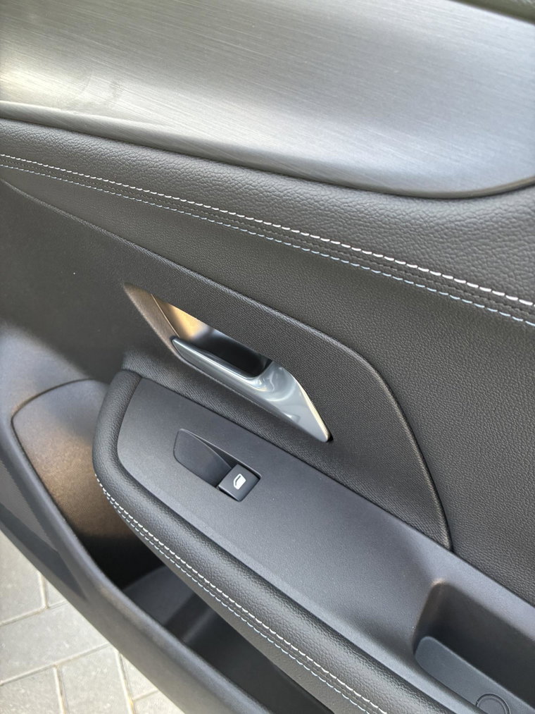Vehicle Image 37
