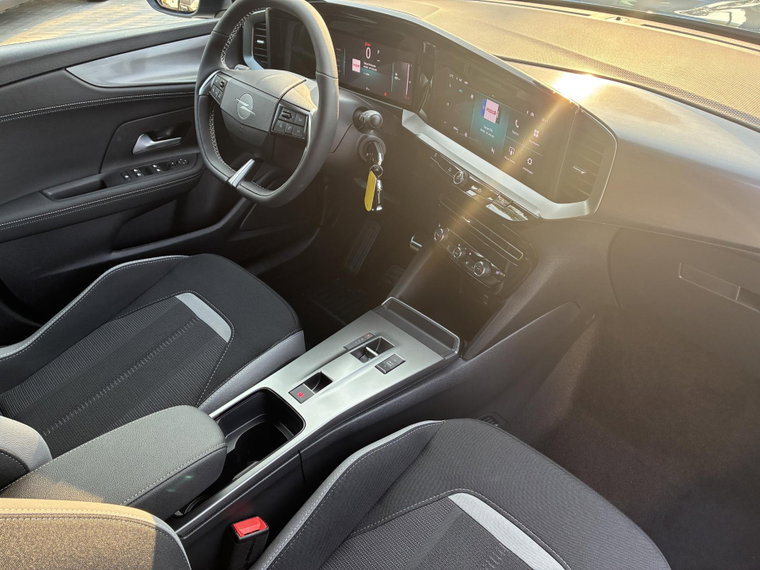 Vehicle Image 40