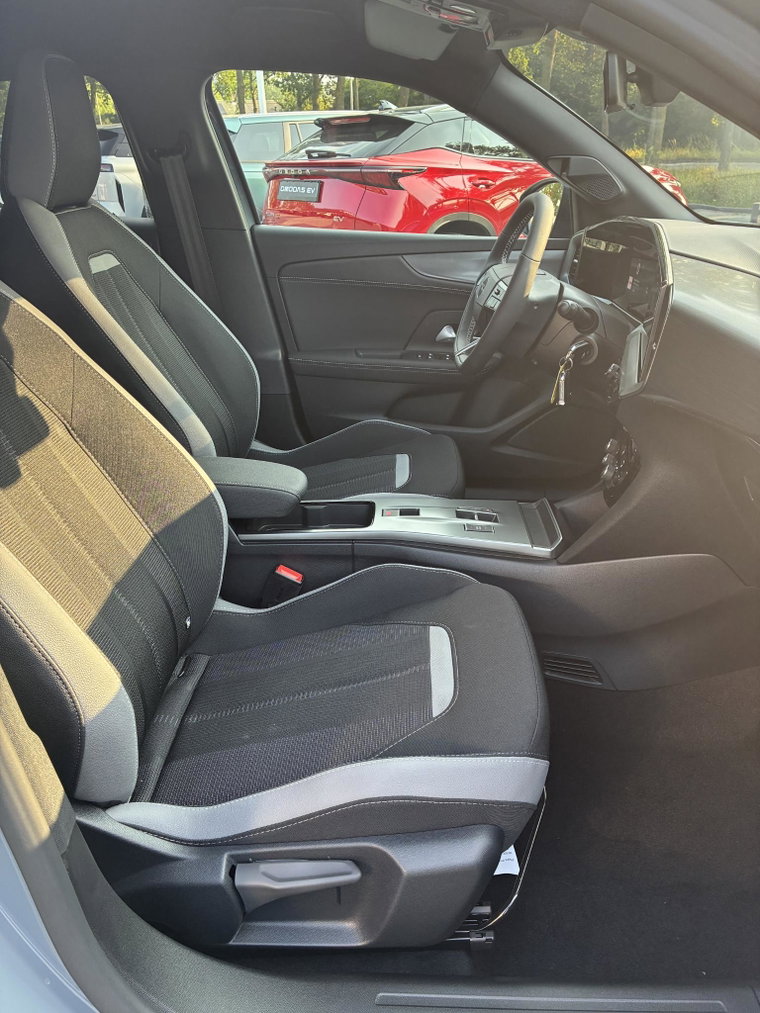 Vehicle Image 41