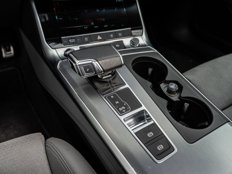 Vehicle Image 33