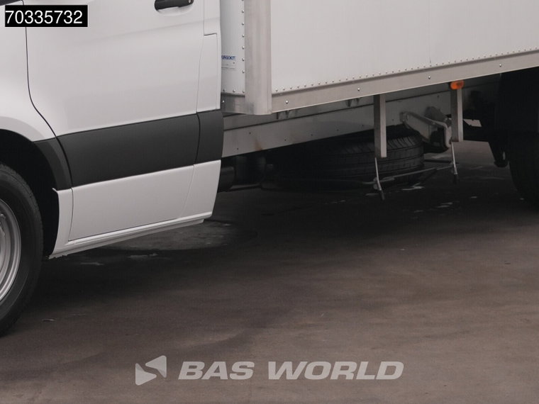 Vehicle Image 45