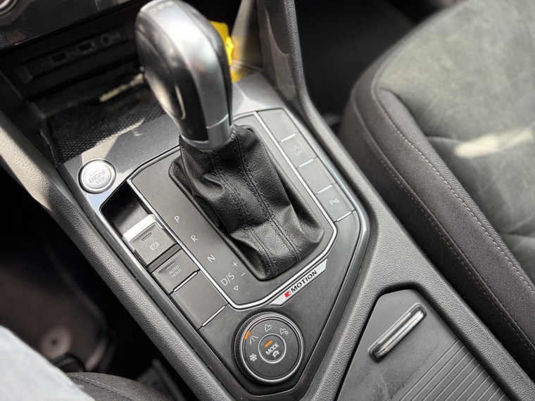 Vehicle Image 32