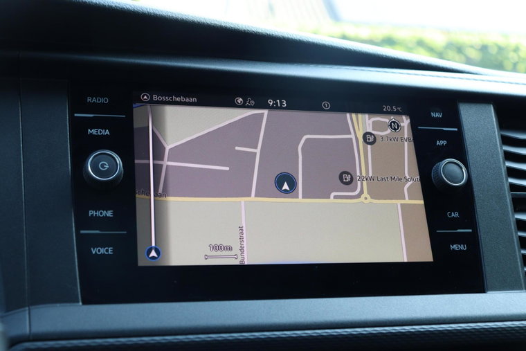 Vehicle Image 8