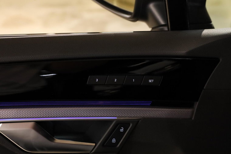 Vehicle Image 39