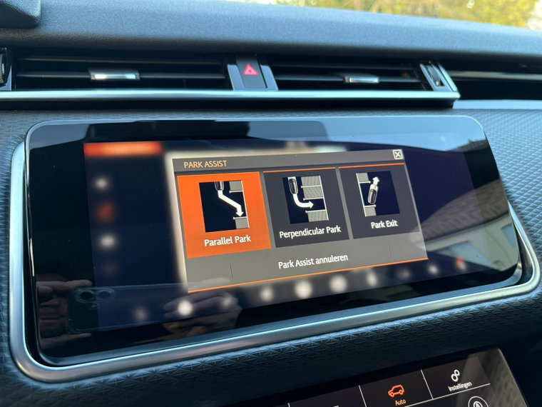 Vehicle Image 30