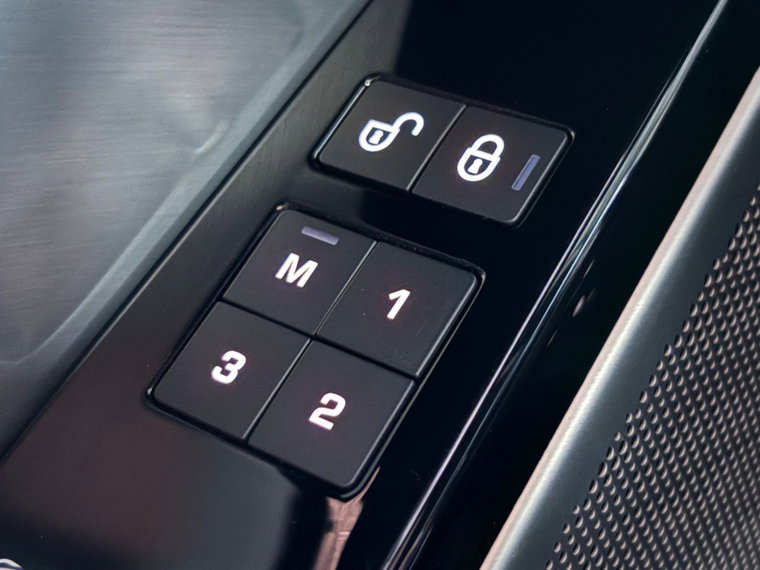 Vehicle Image 39