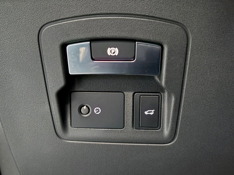 Vehicle Image 40