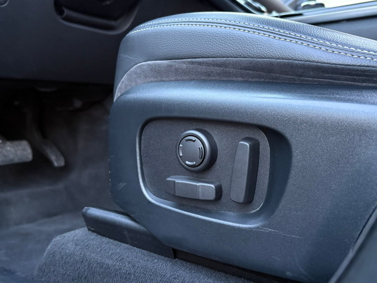 Vehicle Image 45