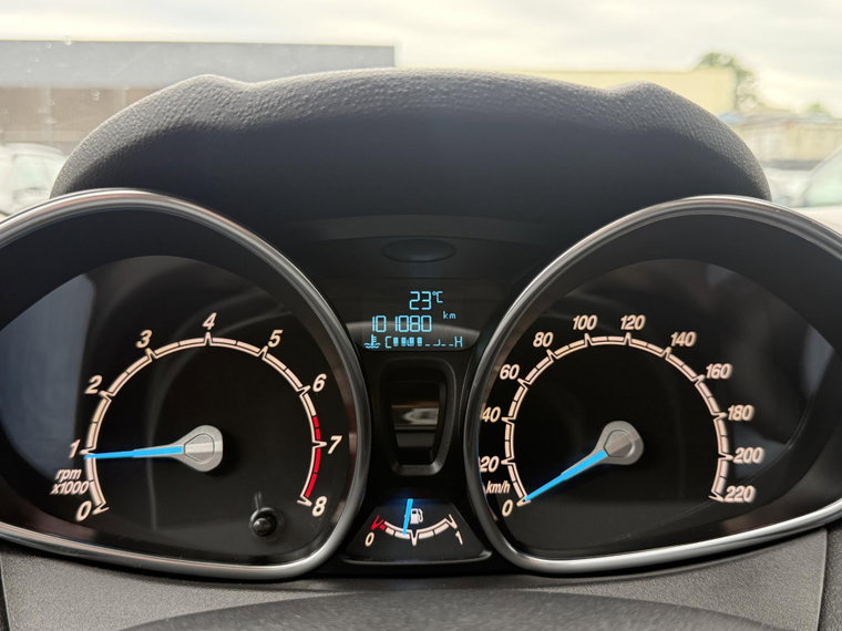 Vehicle Image 17