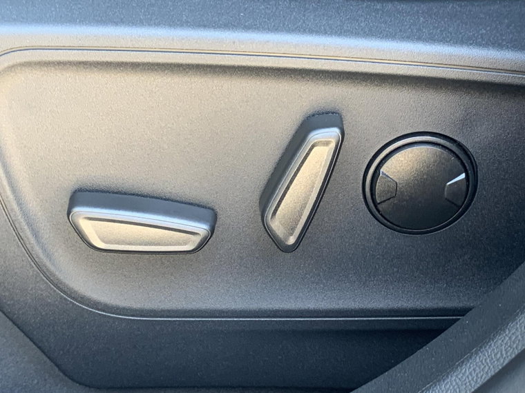 Vehicle Image 28