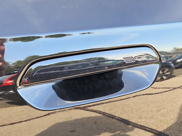 Vehicle Image 32