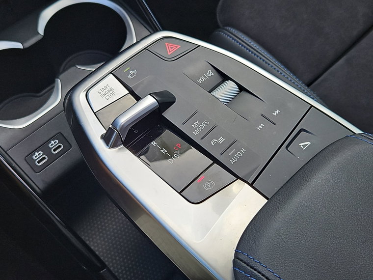 Vehicle Image 33