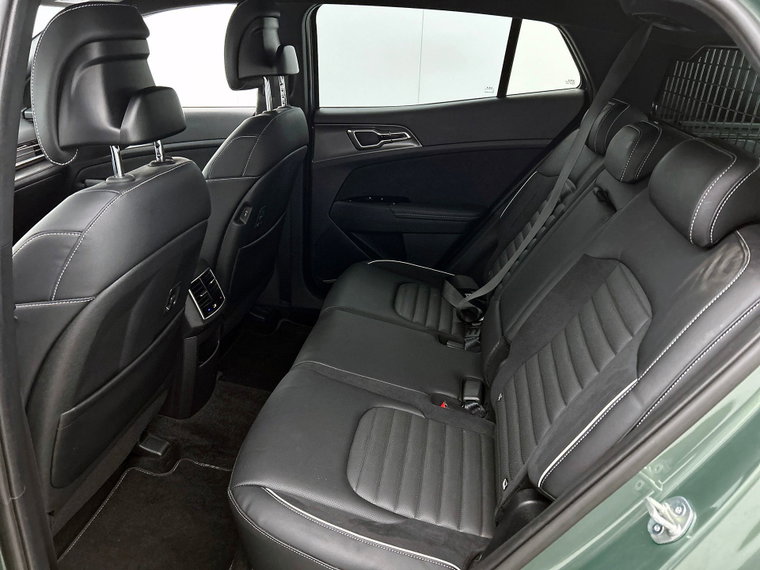 Vehicle Image 32