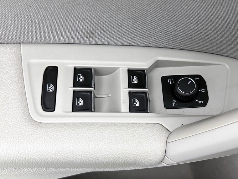 Vehicle Image 37