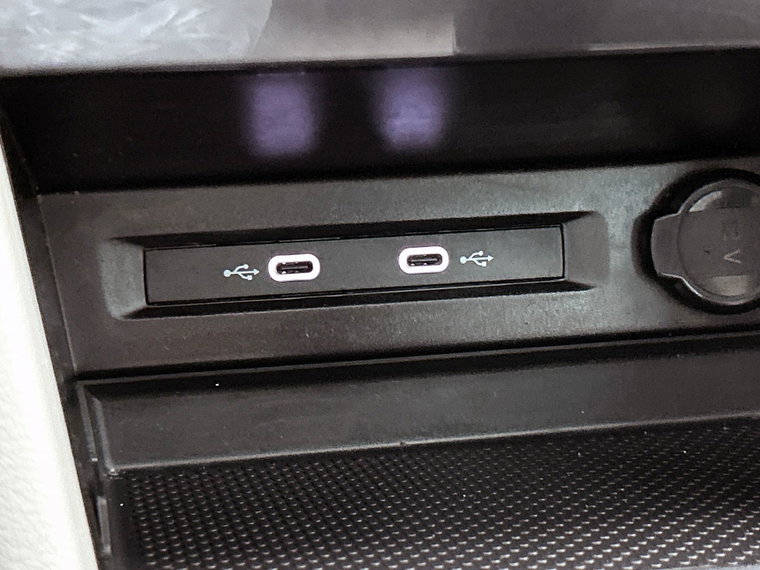 Vehicle Image 38