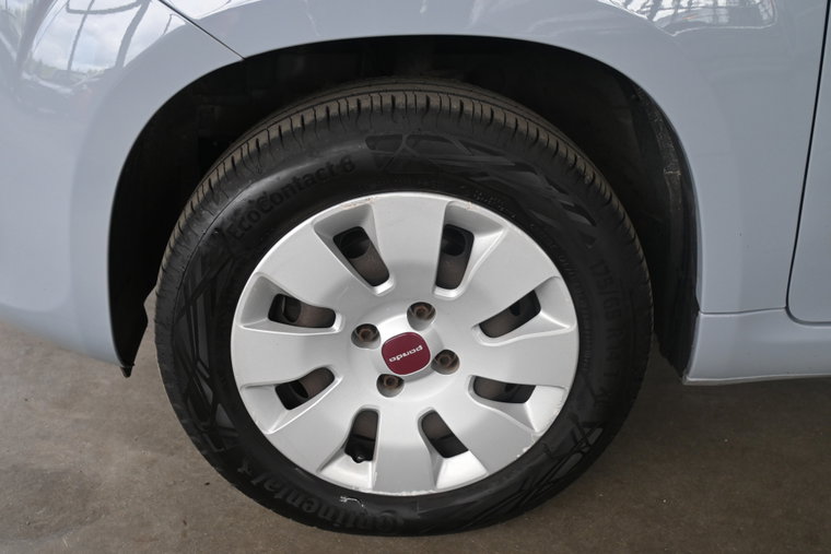 Vehicle Image 15