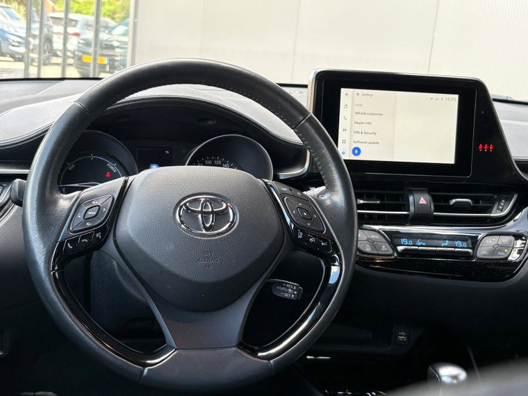 Vehicle Image 10