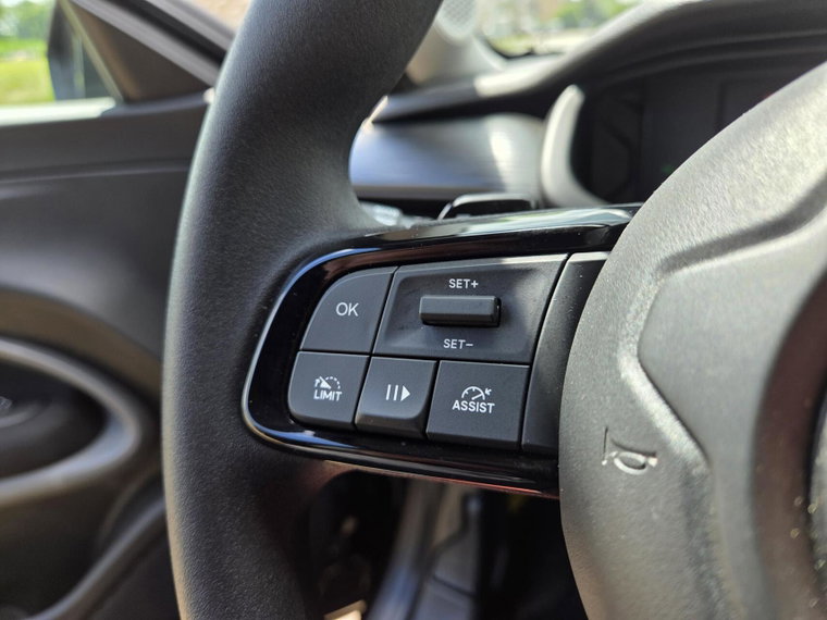 Vehicle Image 32