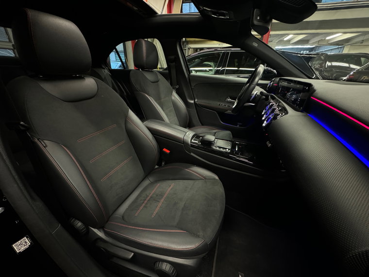 Vehicle Image 30