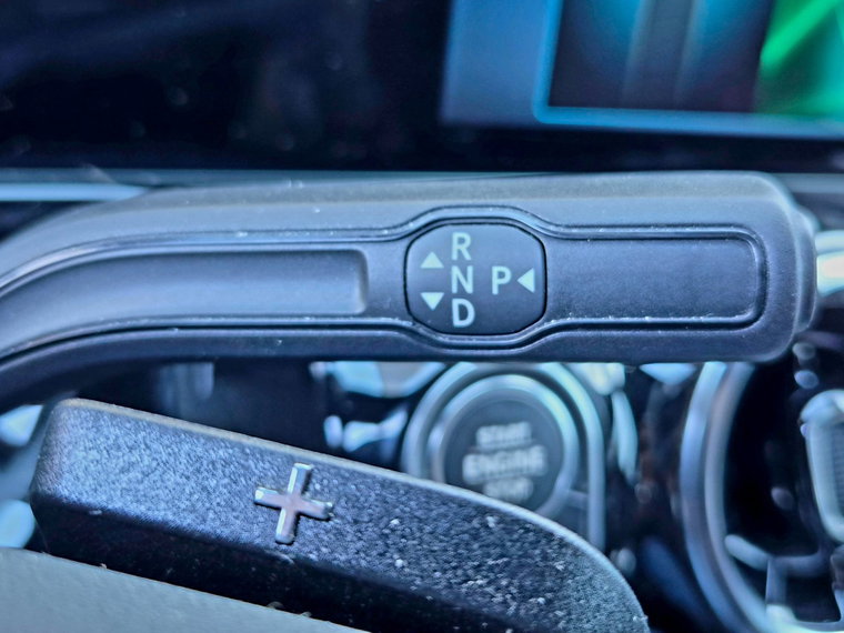 Vehicle Image 25