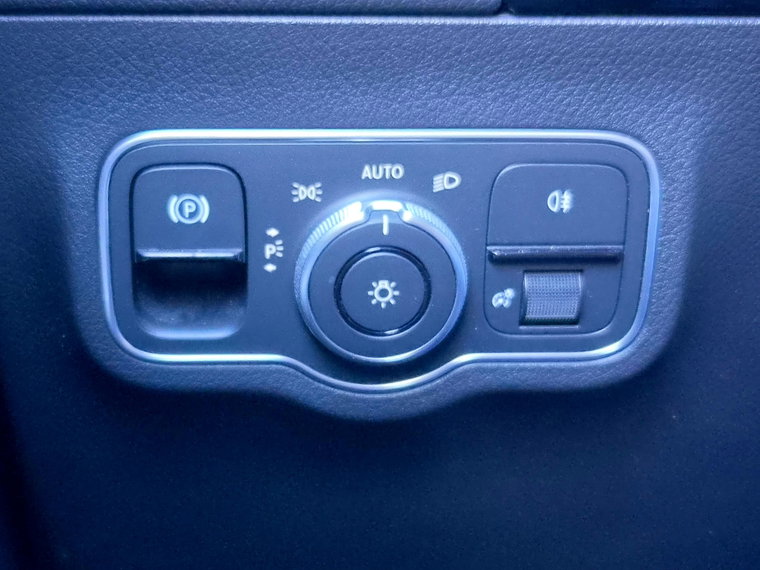 Vehicle Image 33