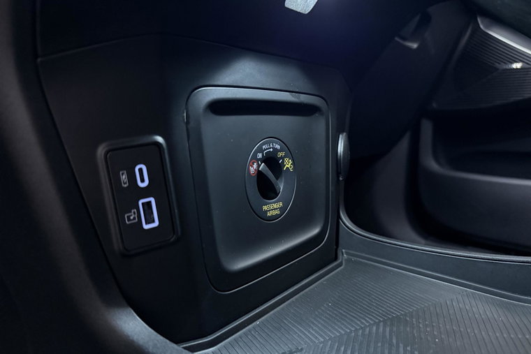Vehicle Image 23