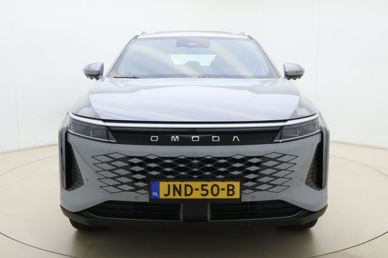 Vehicle Image 6
