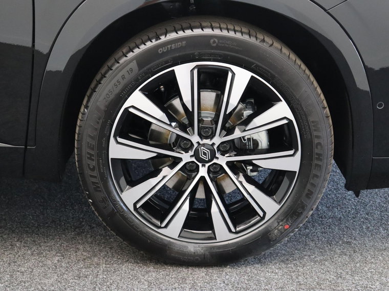 Vehicle Image 40