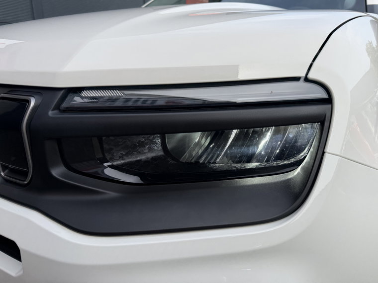 Vehicle Image 35