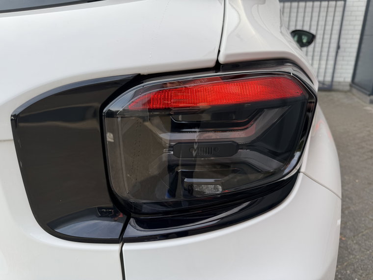 Vehicle Image 38