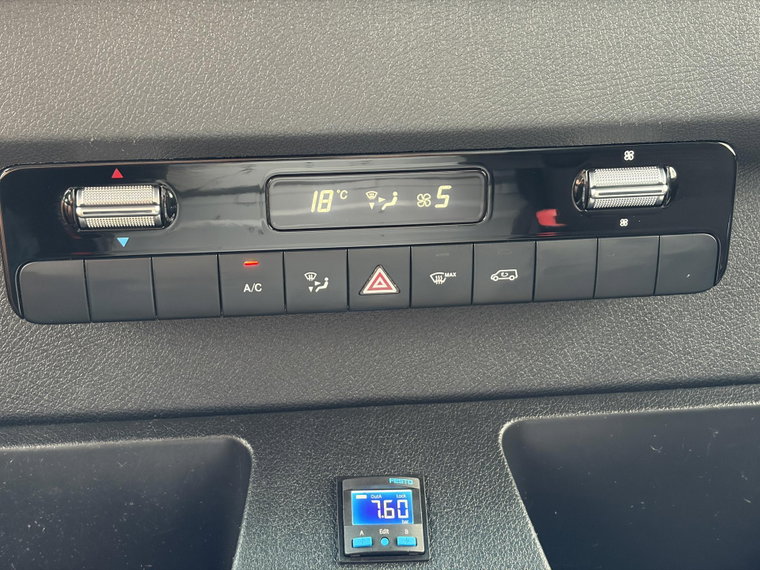 Vehicle Image 27