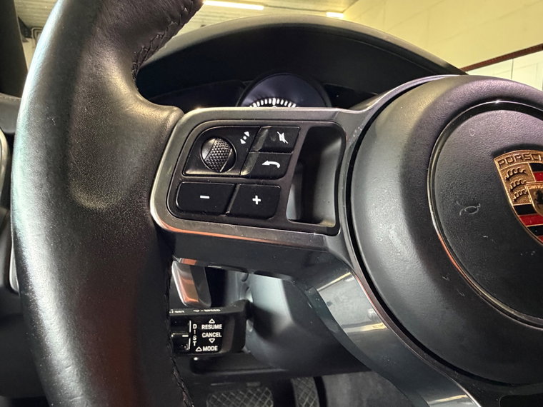 Vehicle Image 28