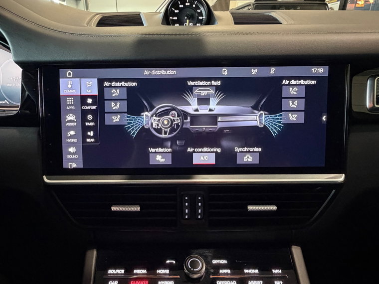 Vehicle Image 37