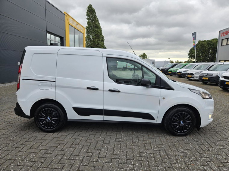 Vehicle Image 32