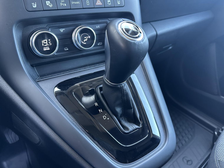 Vehicle Image 24