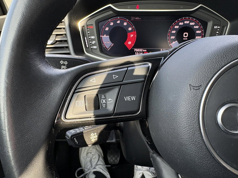 Vehicle Image 21