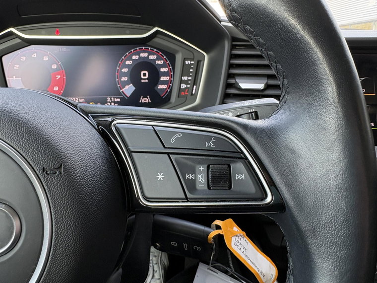 Vehicle Image 22