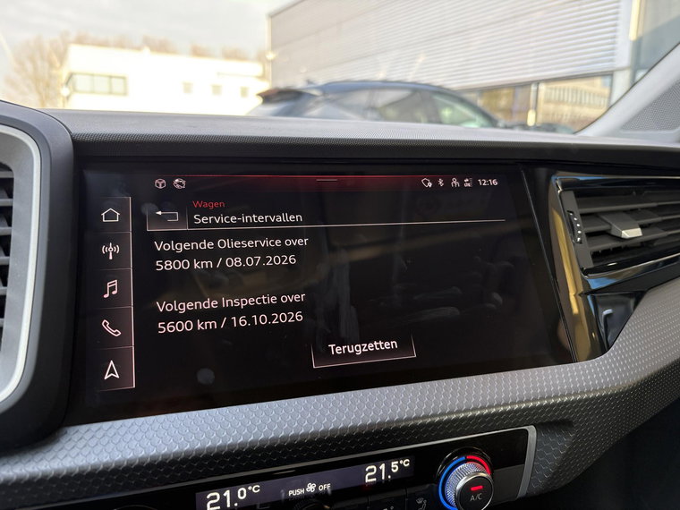 Vehicle Image 33