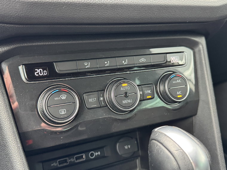 Vehicle Image 26