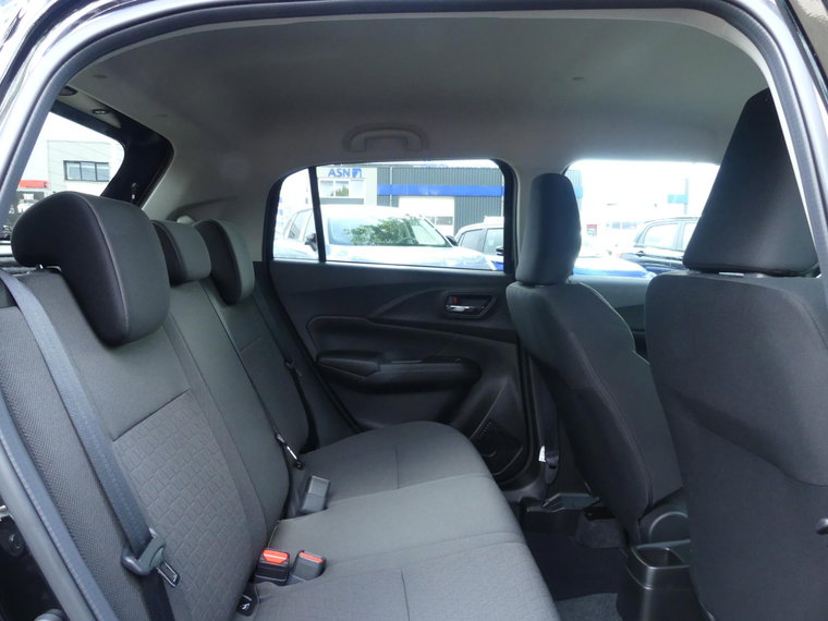 Vehicle Image 30