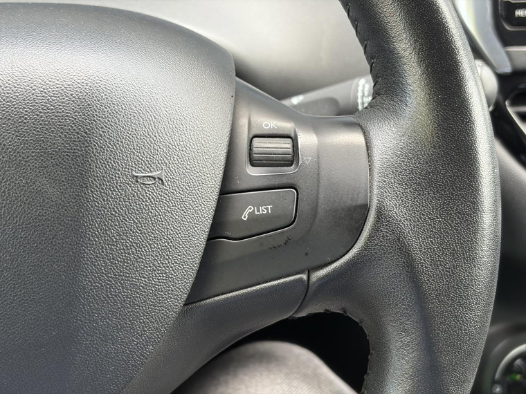 Vehicle Image 26