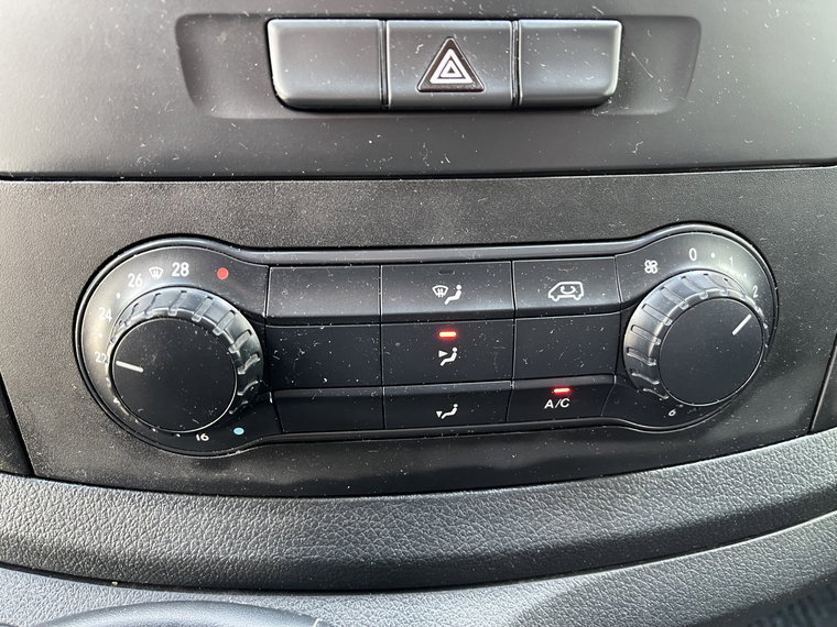 Vehicle Image 29