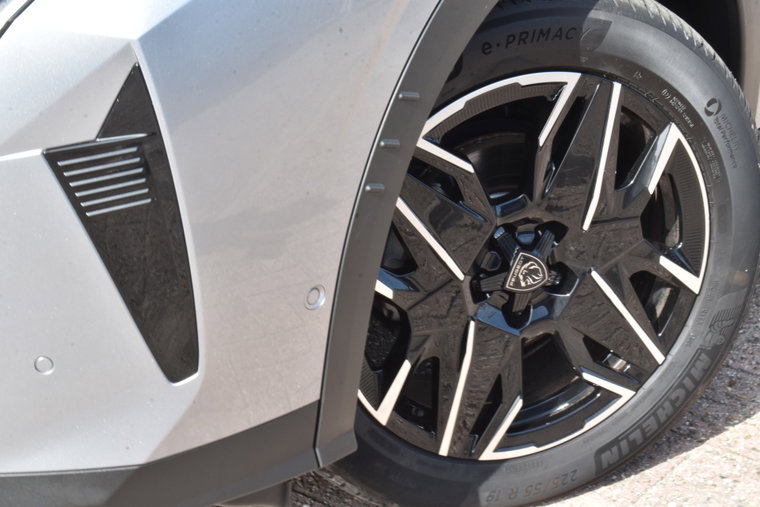 Vehicle Image 30
