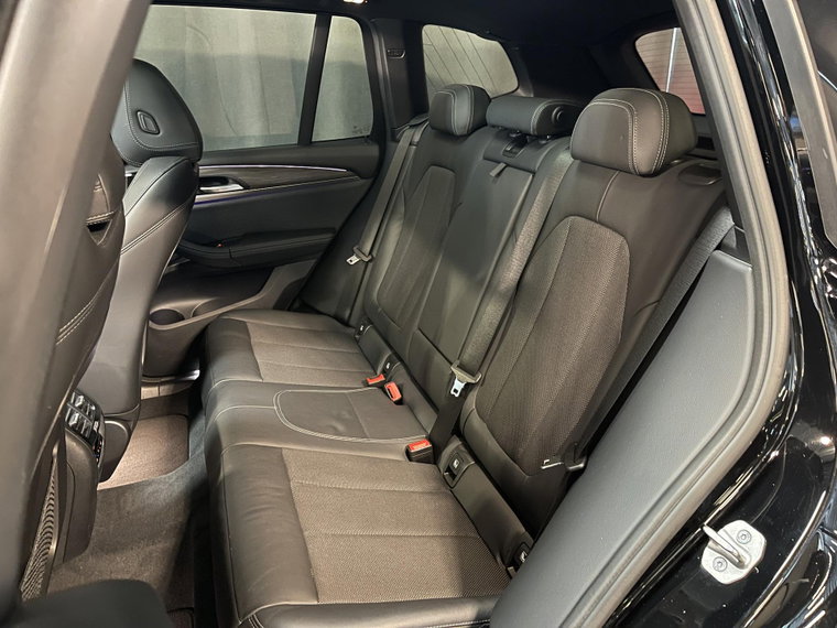 Vehicle Image 38