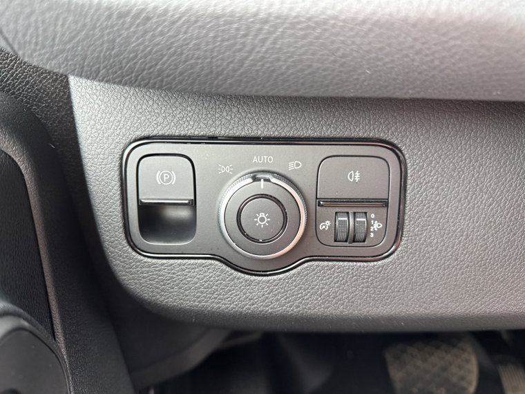Vehicle Image 26