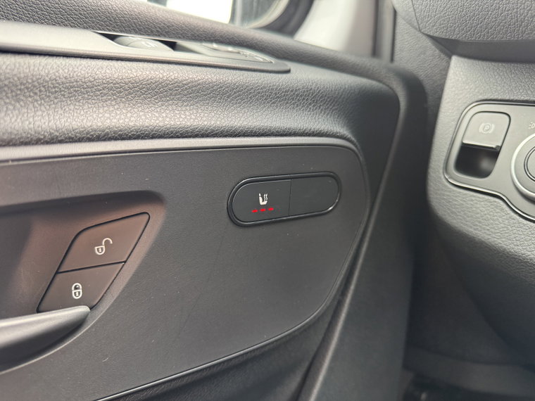 Vehicle Image 28