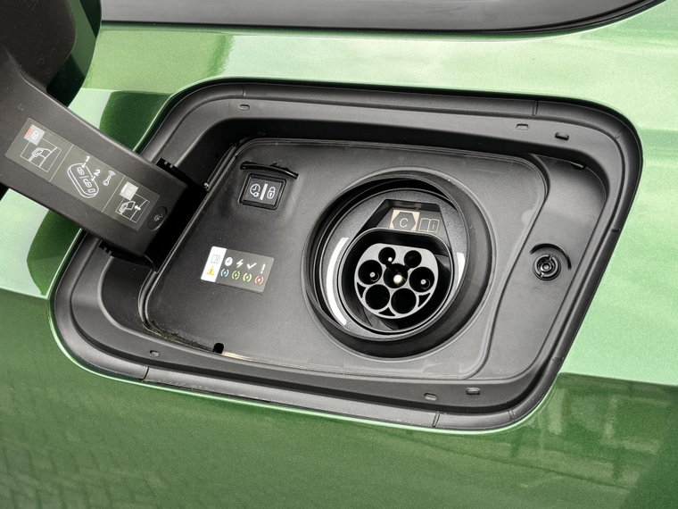Vehicle Image 19