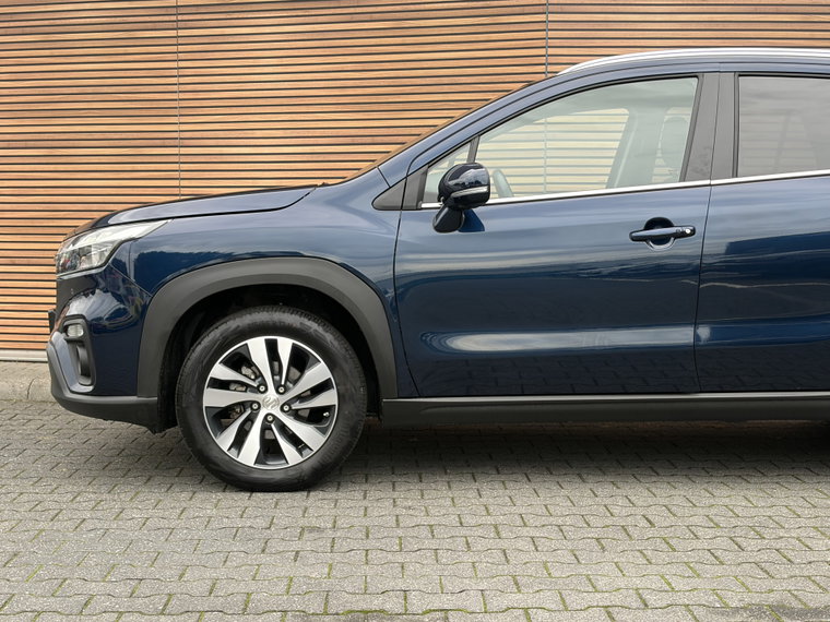 Vehicle Image 12